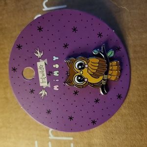 BNWT Erstwilder Mimsy enamel pin